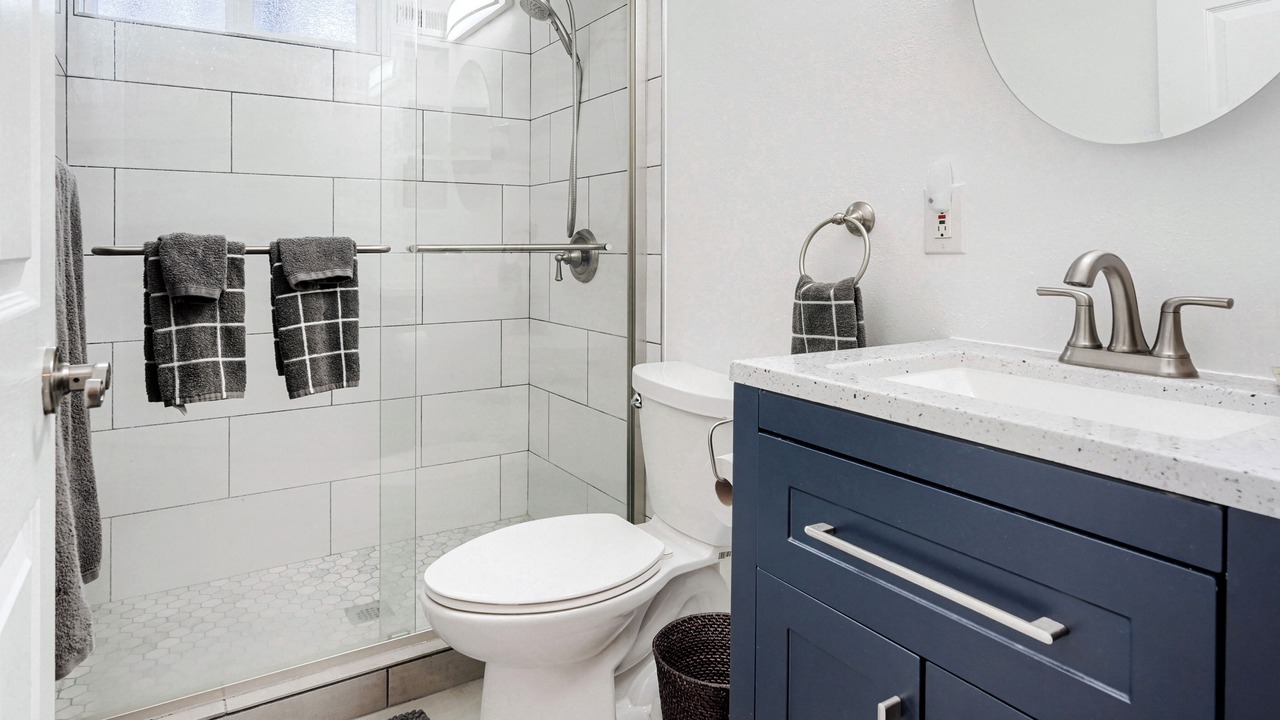 Photo of Bathroom in Devil's Thumb - Rolling Hill