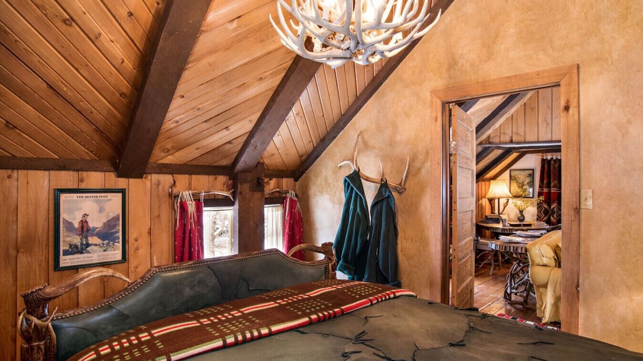Photo of Bedroom in Redstone