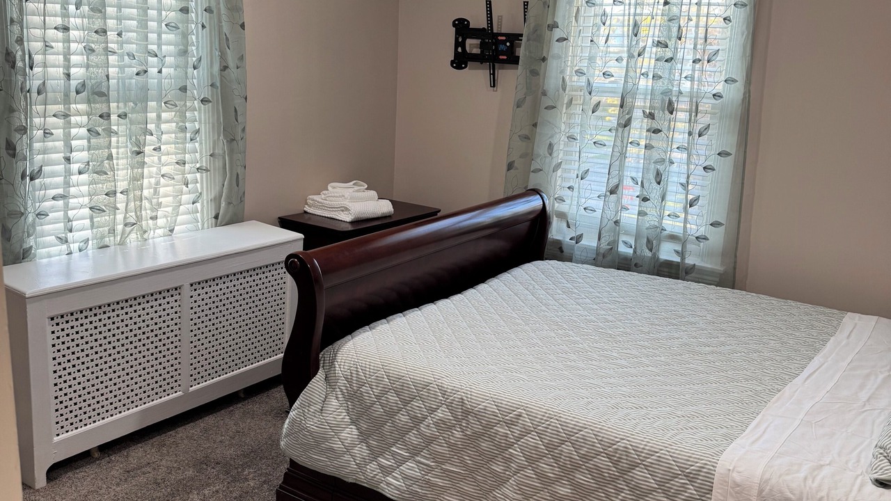Photo of Bedroom in Elsmere