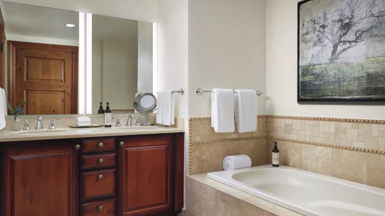 Photo of Bathroom in Highlands Townhomes