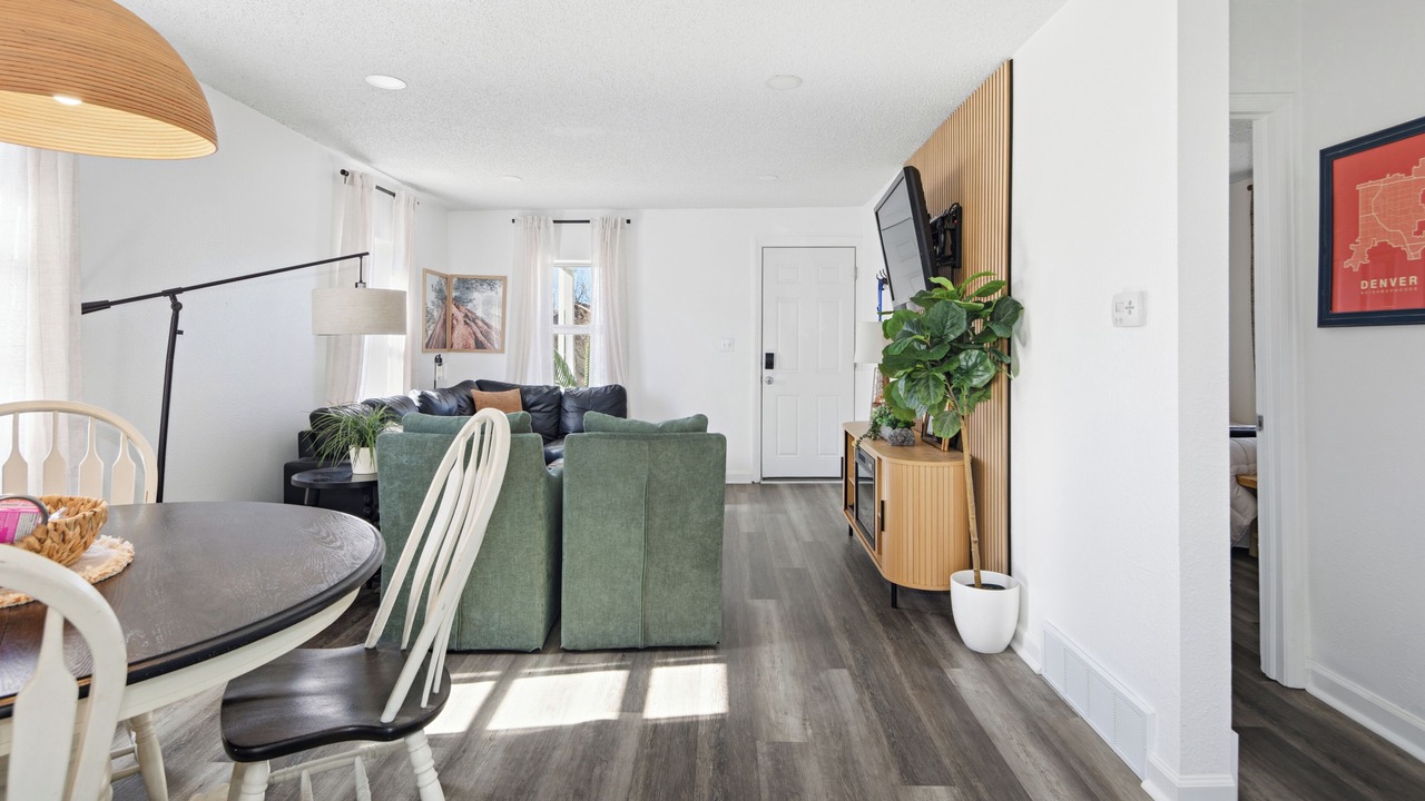Photo of Livingroom in Englewood