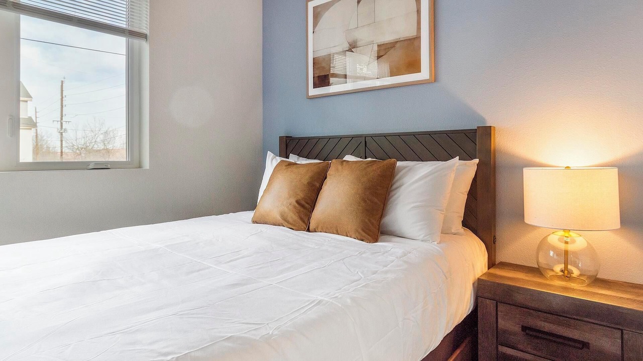 Photo of Bedroom in College View