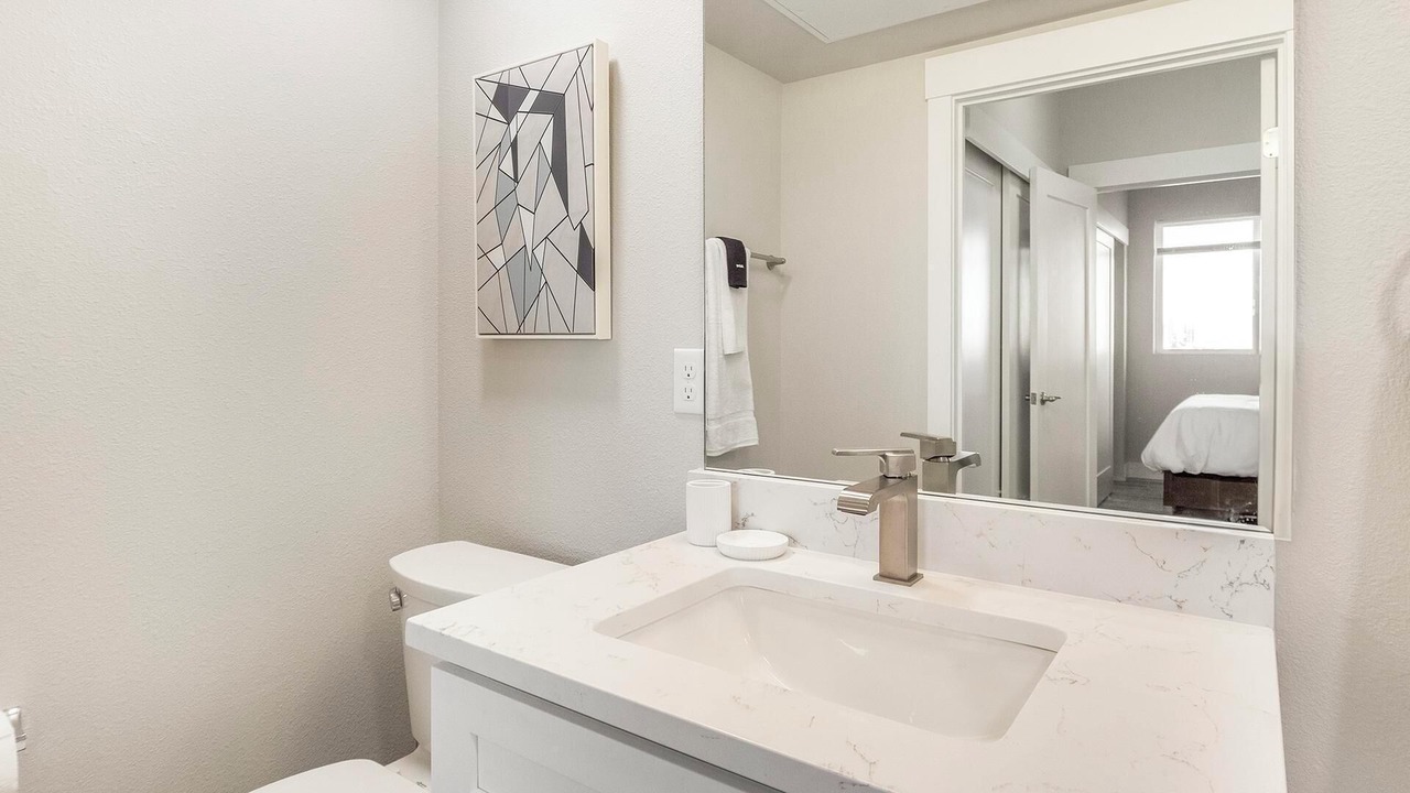 Photo of Bathroom in College View