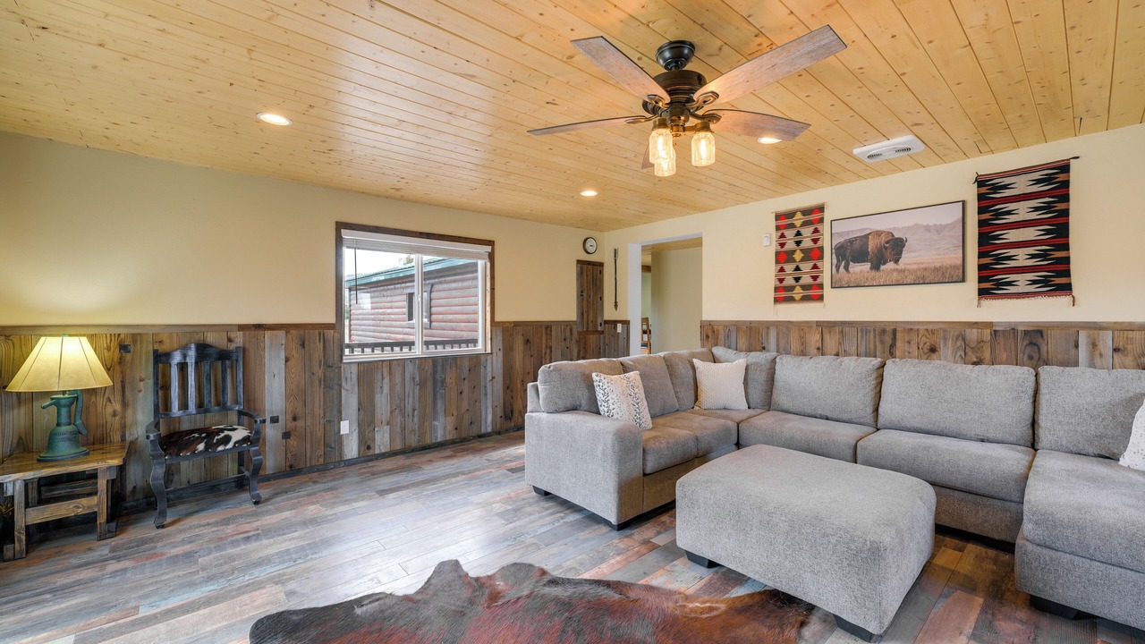 Photo of Livingroom in Alpine Village