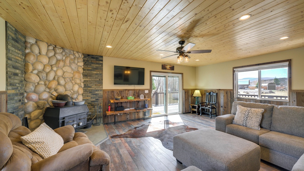 Photo of Livingroom in Alpine Village
