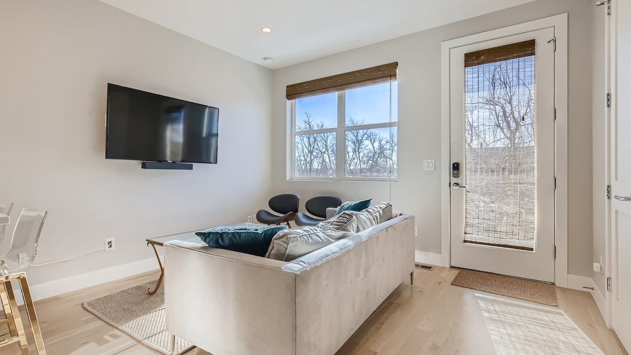 Photo of Livingroom in West Colfax