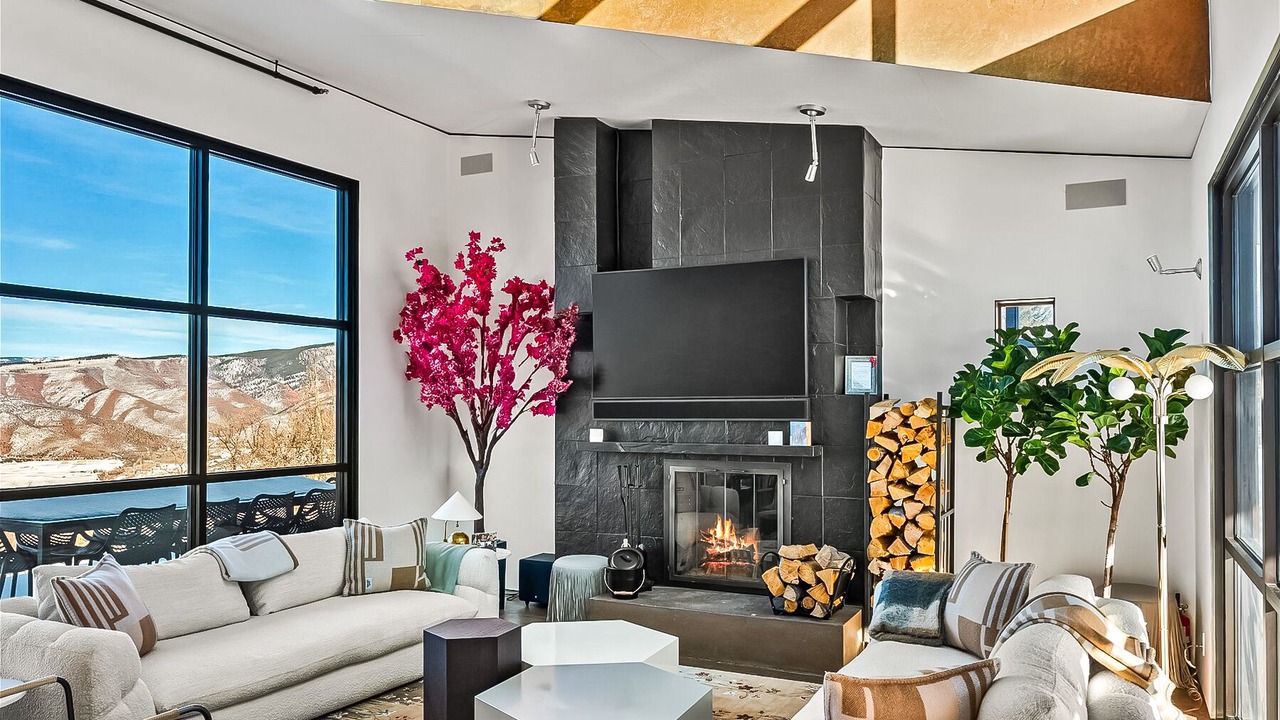 Photo of Livingroom in Brush Creek Village