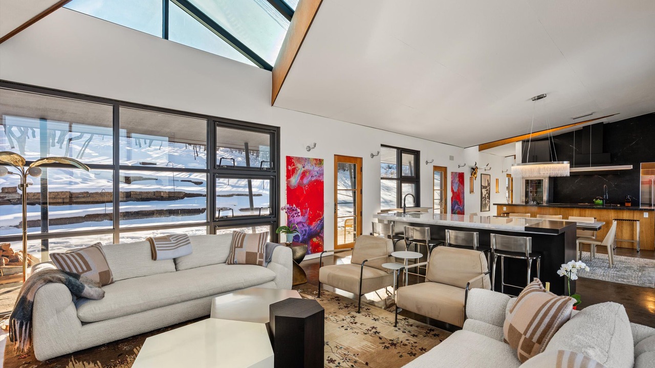 Photo of Livingroom in Brush Creek Village