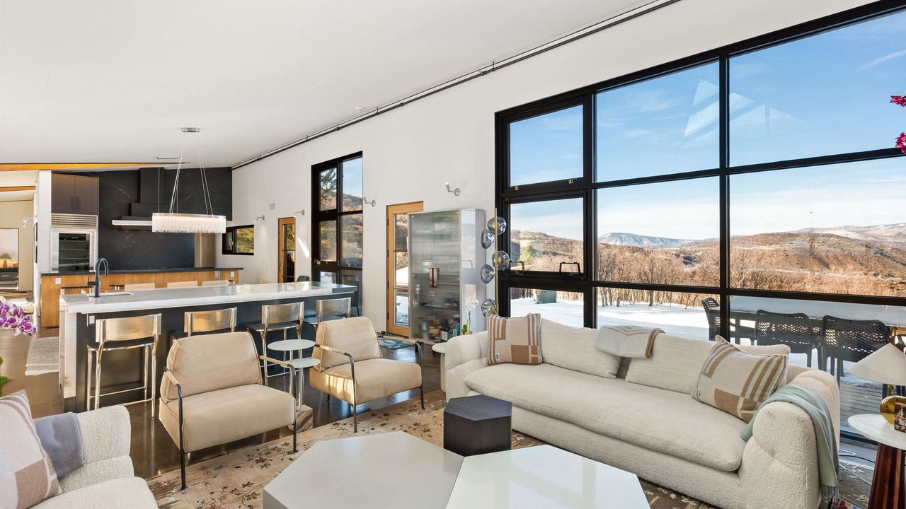 Photo of Livingroom in Brush Creek Village