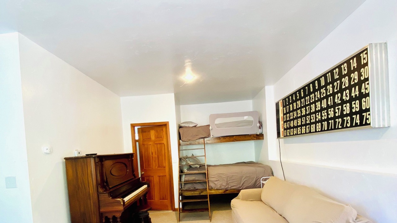 Photo of Bedroom in Marble