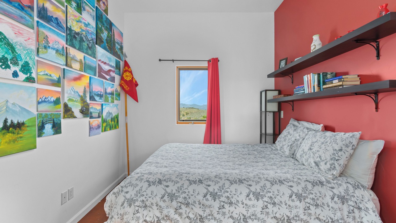 Photo of Bedroom in Missouri Heights