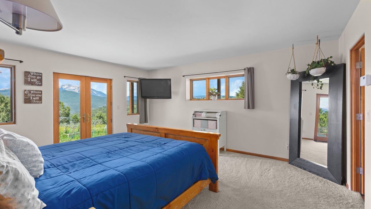 Photo of Bedroom in Missouri Heights