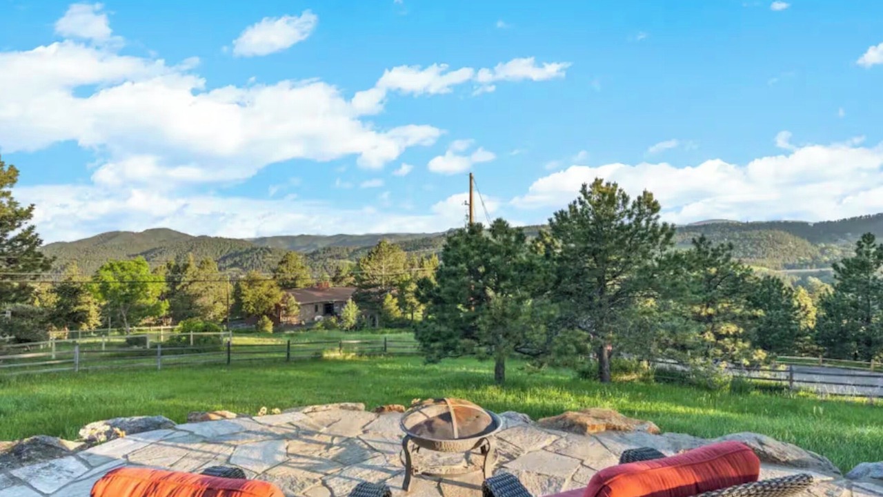 Photo of Outdoor in Golden