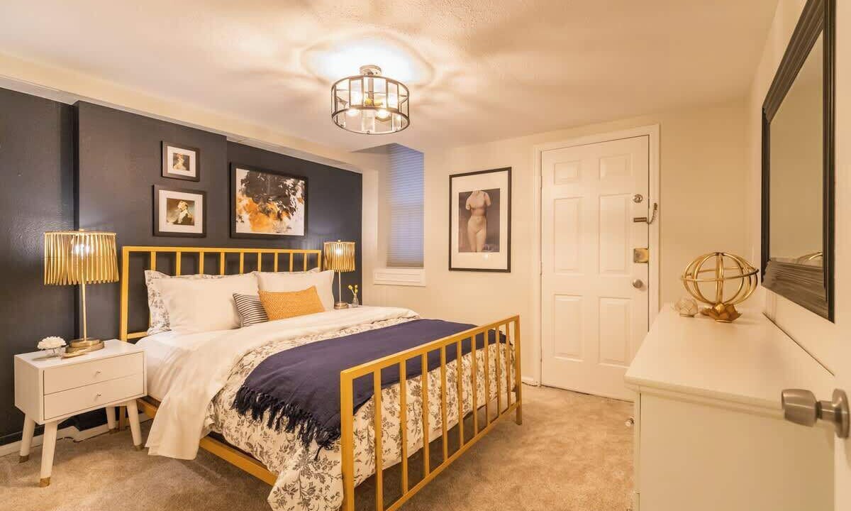 Photo of Bedroom in Five Points
