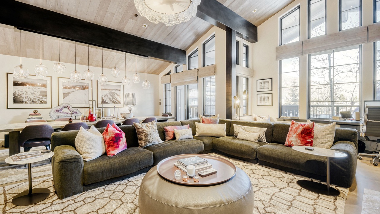 Photo of Livingroom in Vail