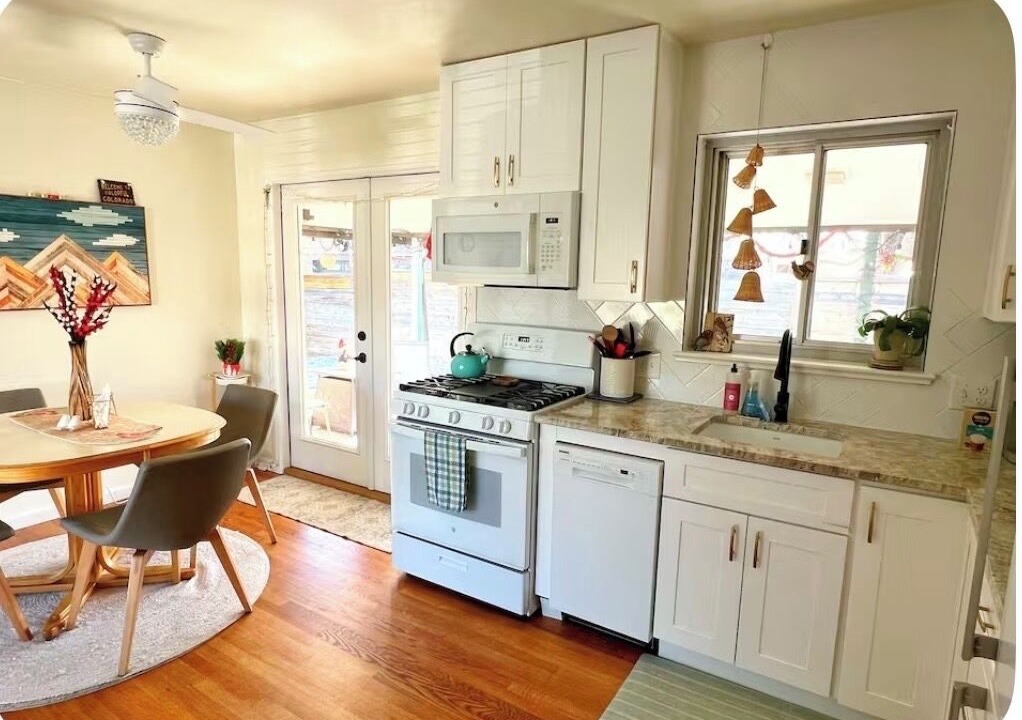Photo of Kitchen in Barths