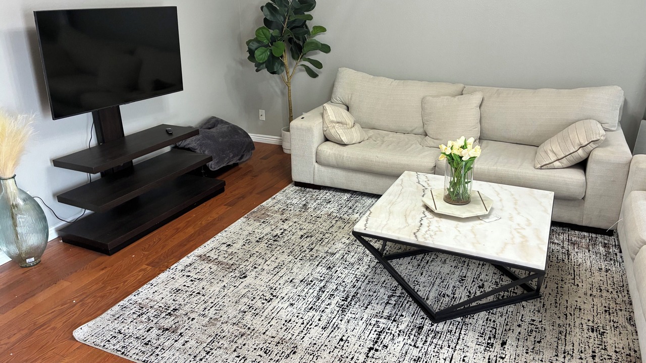 Photo of Livingroom in Aurora