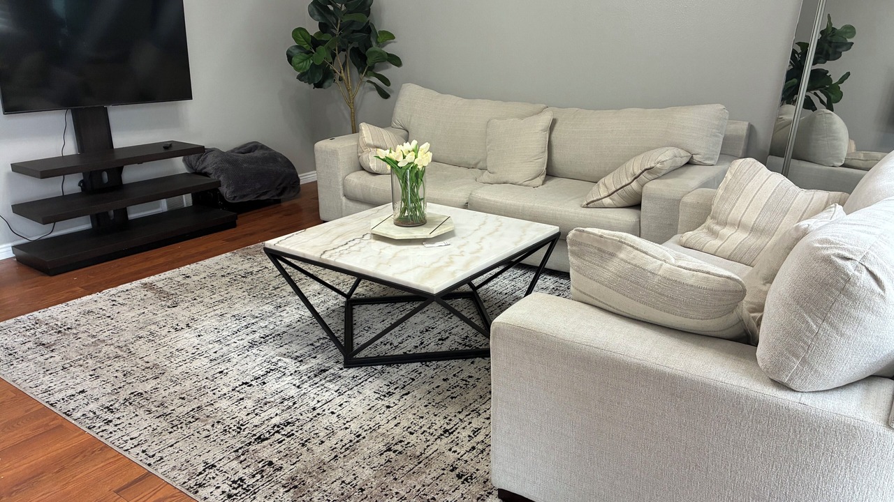 Photo of Livingroom in Aurora