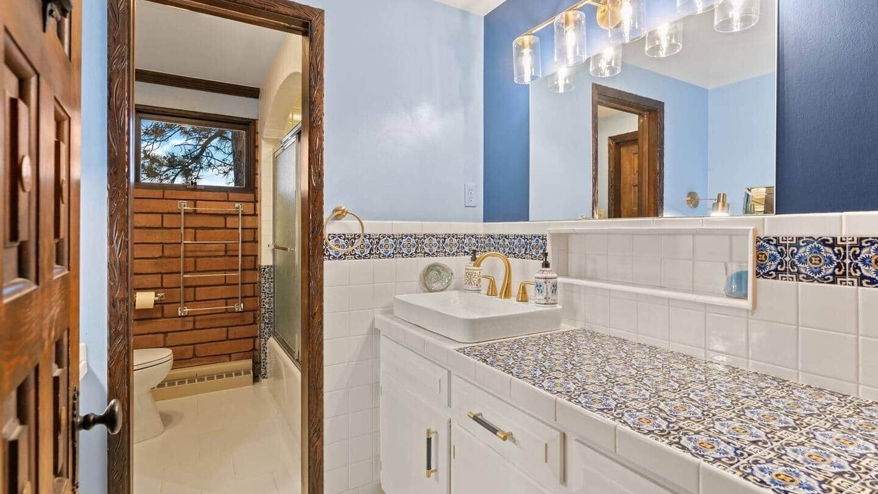 Photo of Bathroom in Golden