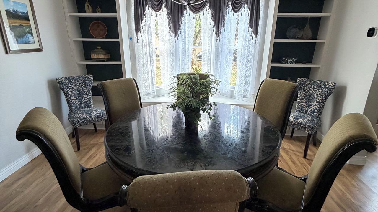 Photo of Livingroom in Canon City