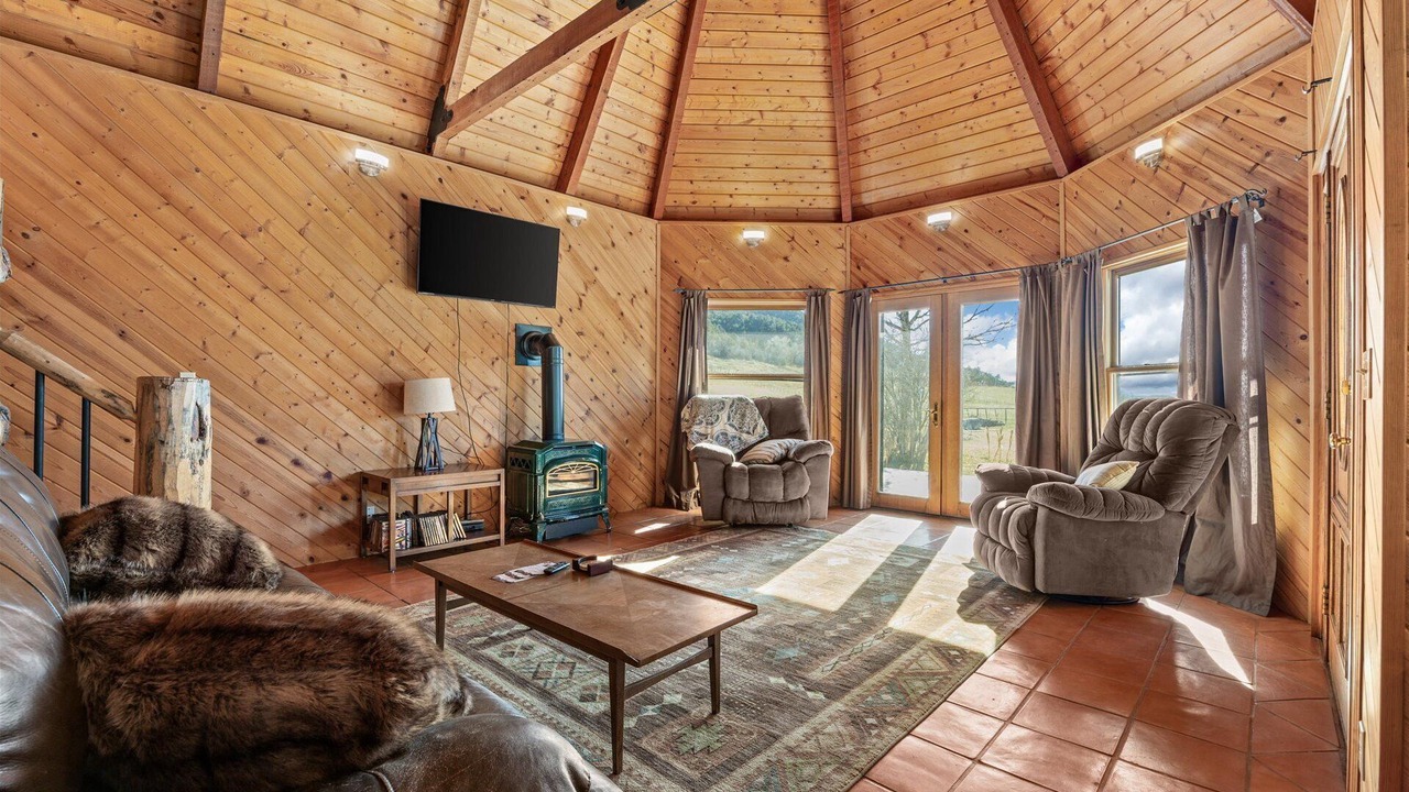 Photo of Livingroom in Collbran