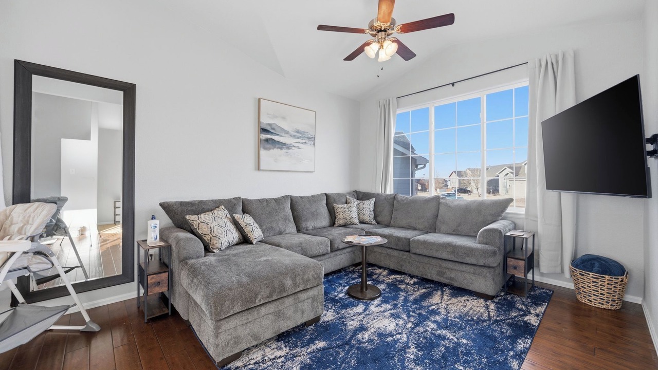Photo of Livingroom in Security-Widefield