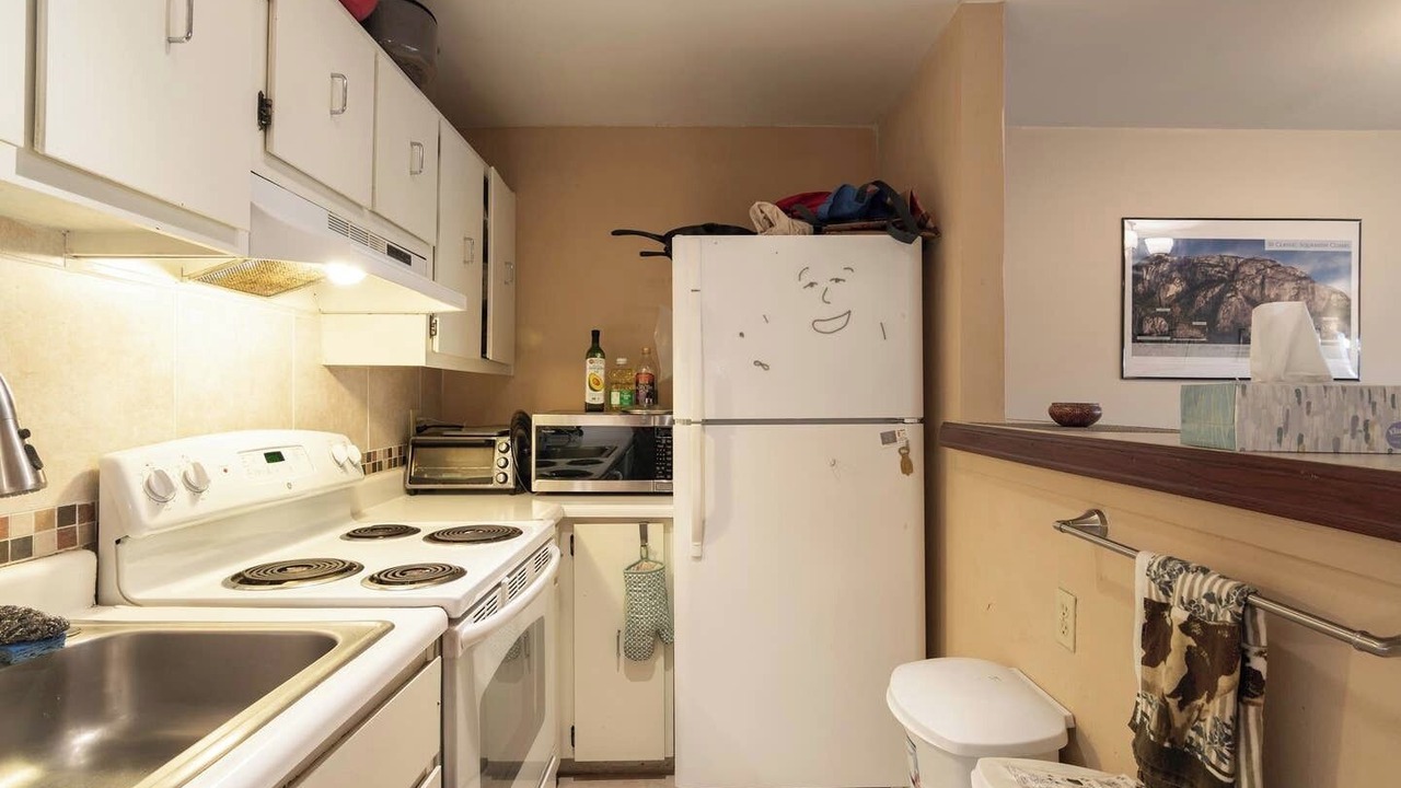 Photo of Kitchen in Glenwood Grove - North Iris