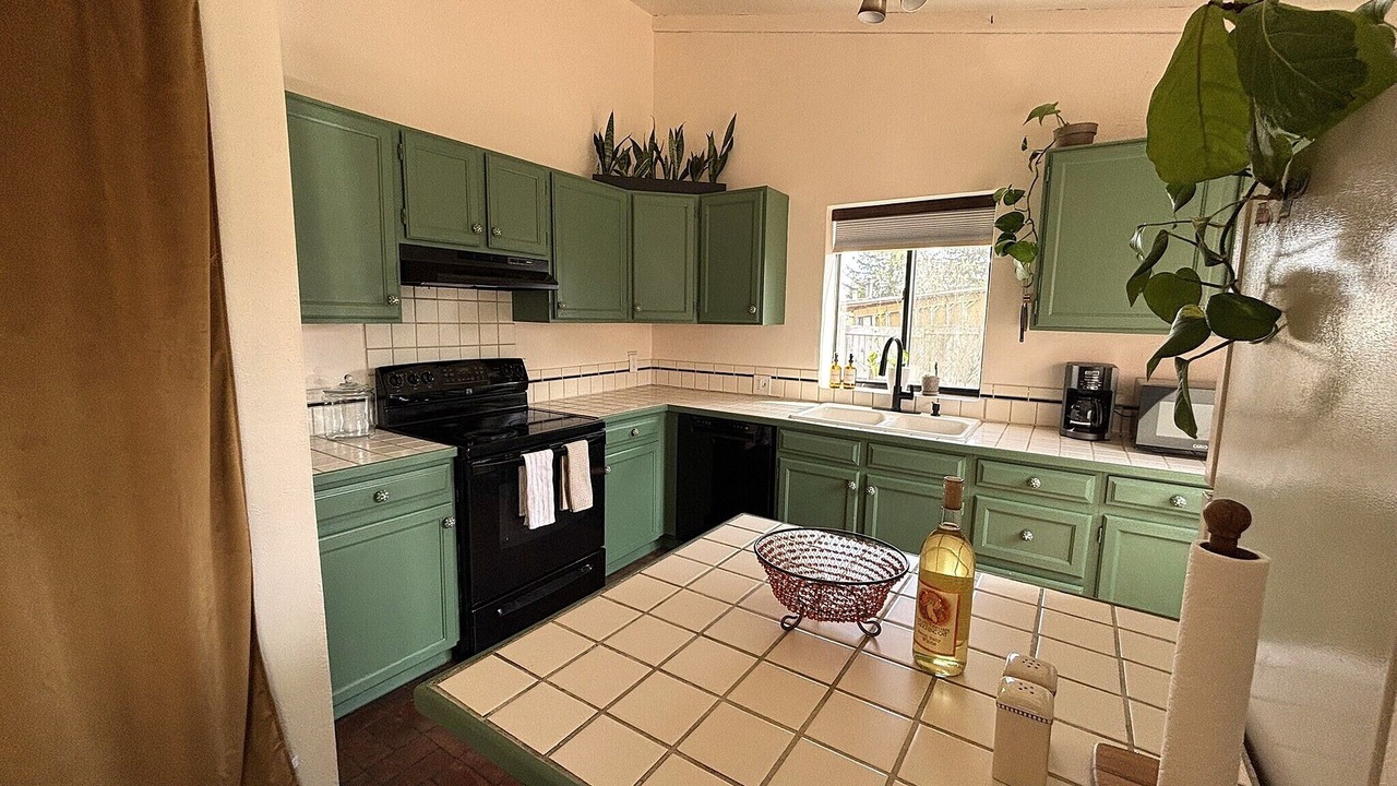 Photo of Kitchen in East Old Golden Rd