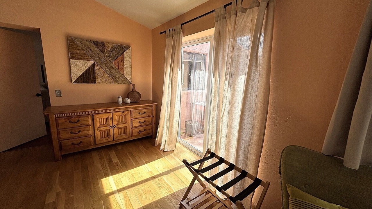 Photo of Livingroom in East Old Golden Rd