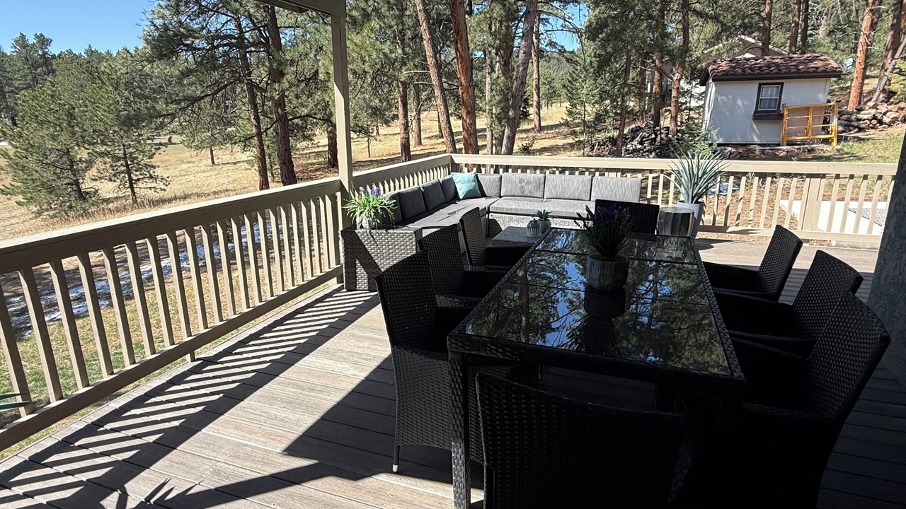 Photo of Outdoor in Evergreen Meadows