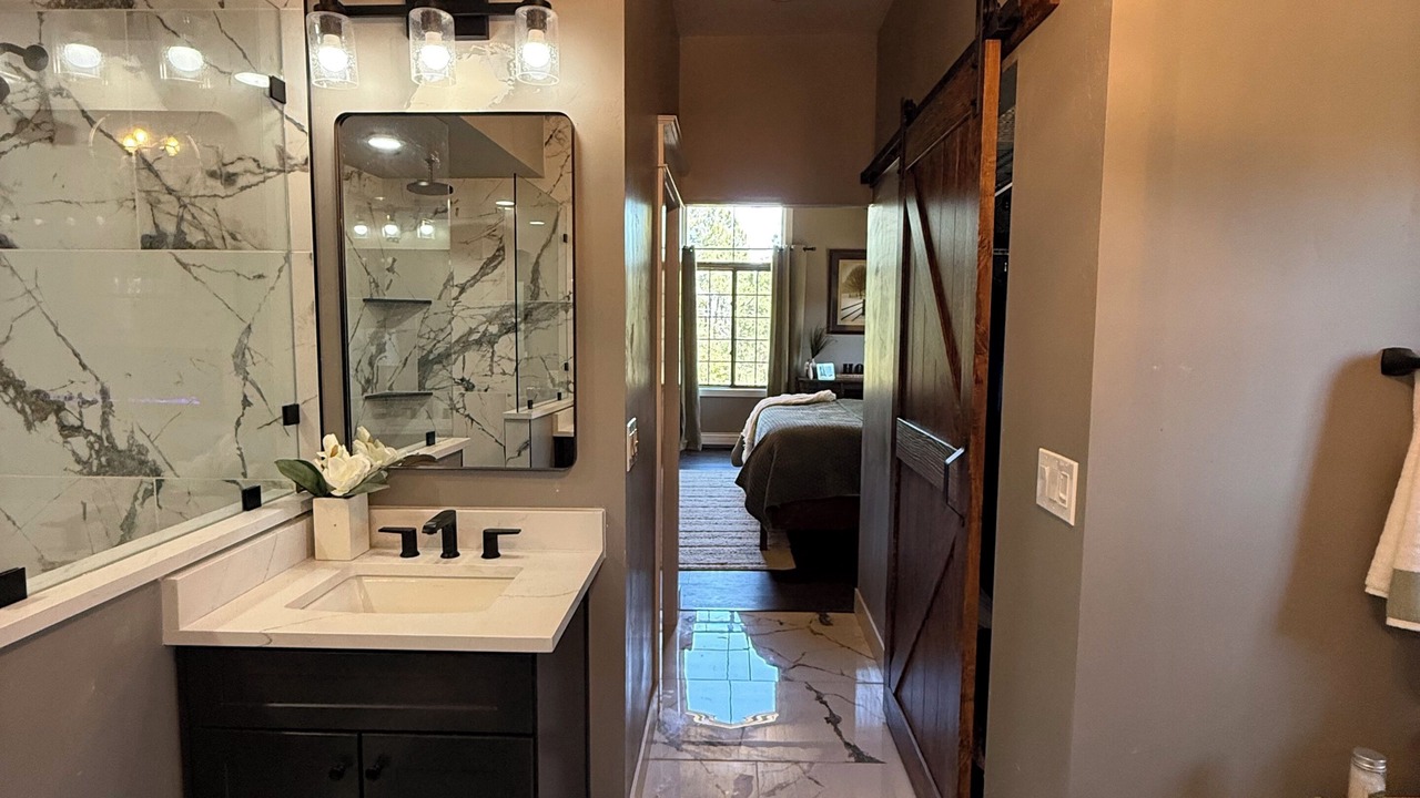 Photo of Bathroom in Evergreen Meadows
