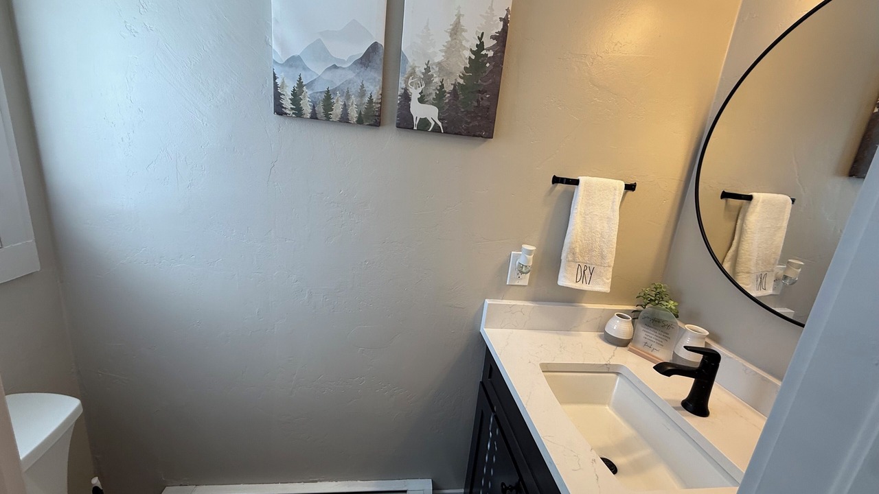 Photo of Bathroom in Evergreen Meadows