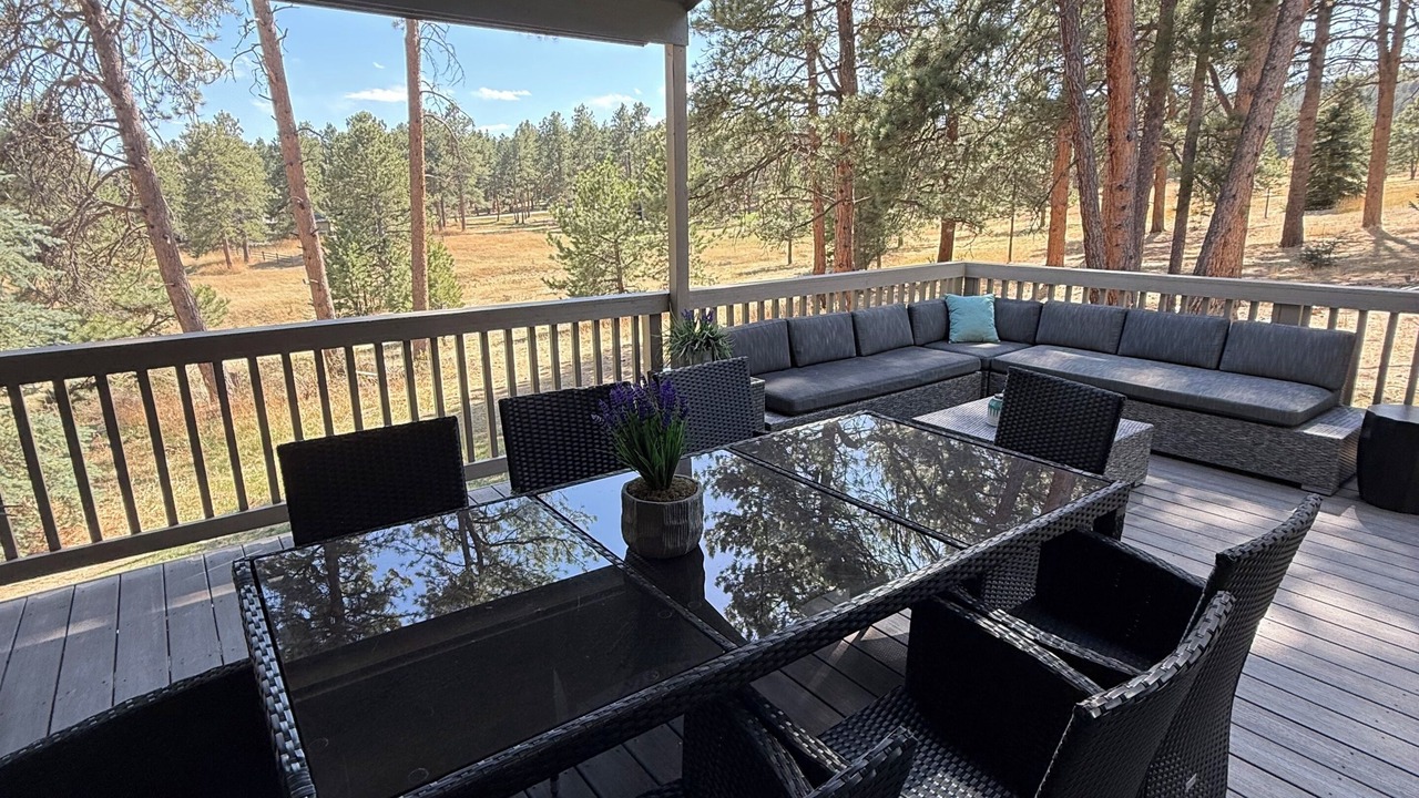Photo of Outdoor in Evergreen Meadows