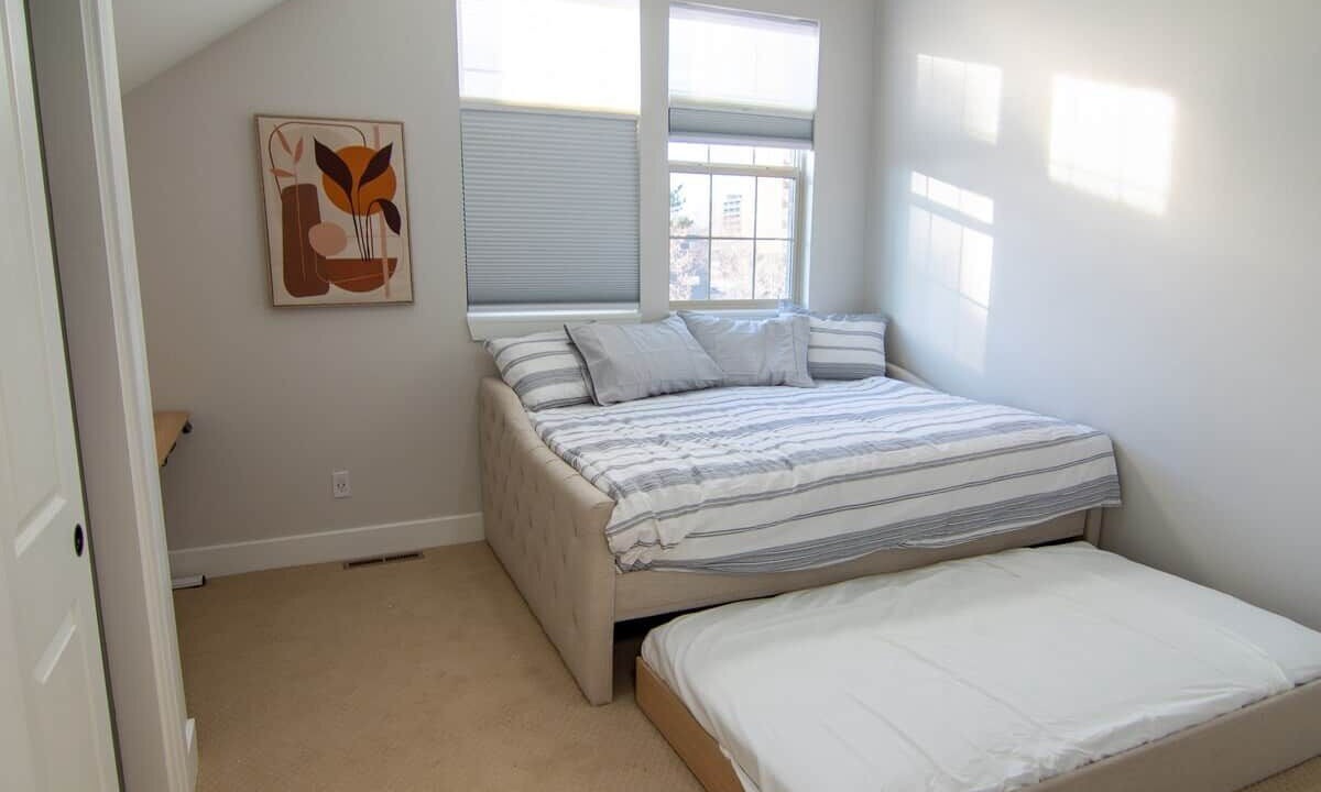 Photo of Bedroom in Hale