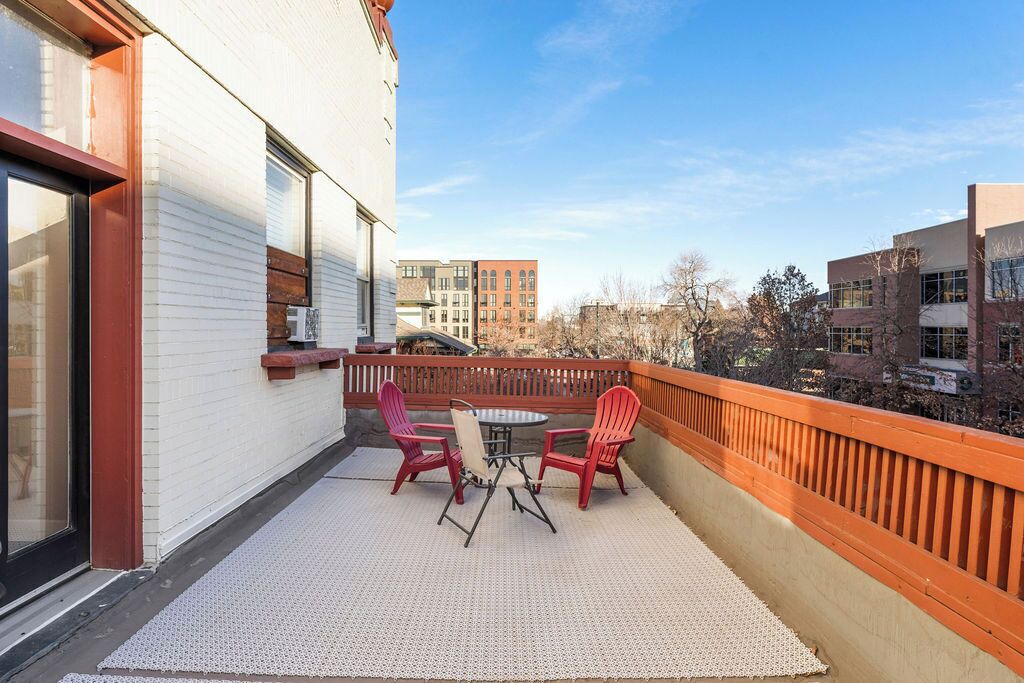 Photo of Outdoor in Uptown