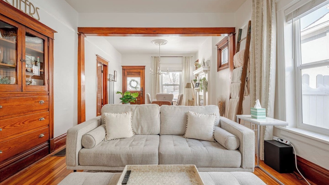 Photo of Livingroom in Sunnyside