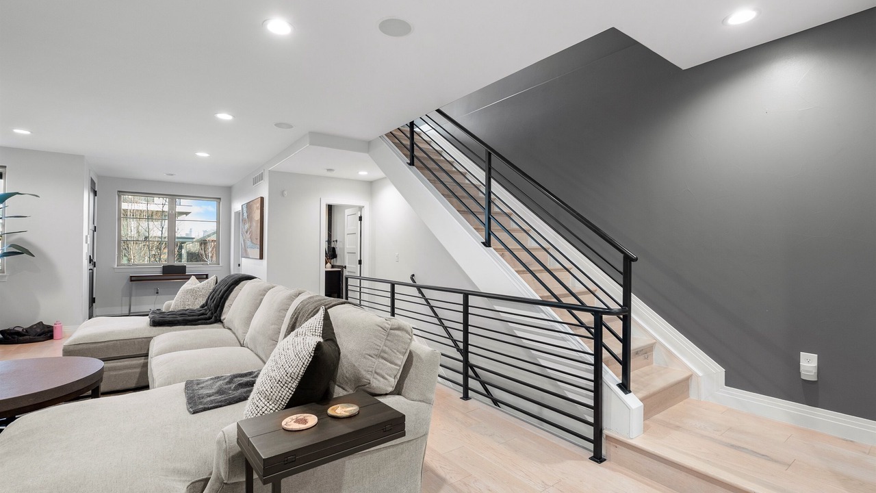 Photo of Livingroom in Sloan Lake