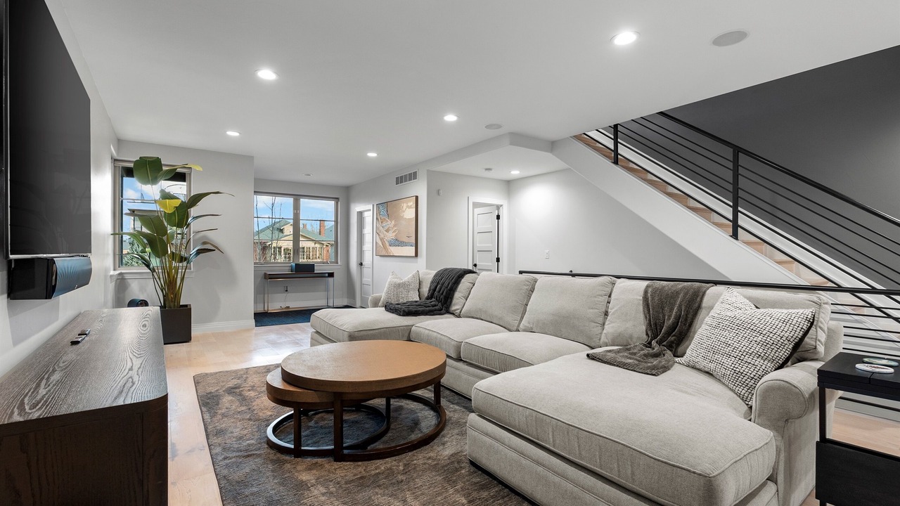 Photo of Livingroom in Sloan Lake