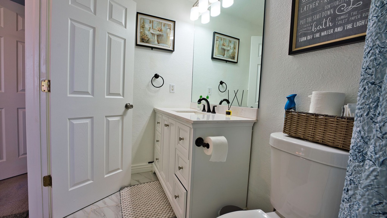 Photo of Bathroom in Montbello