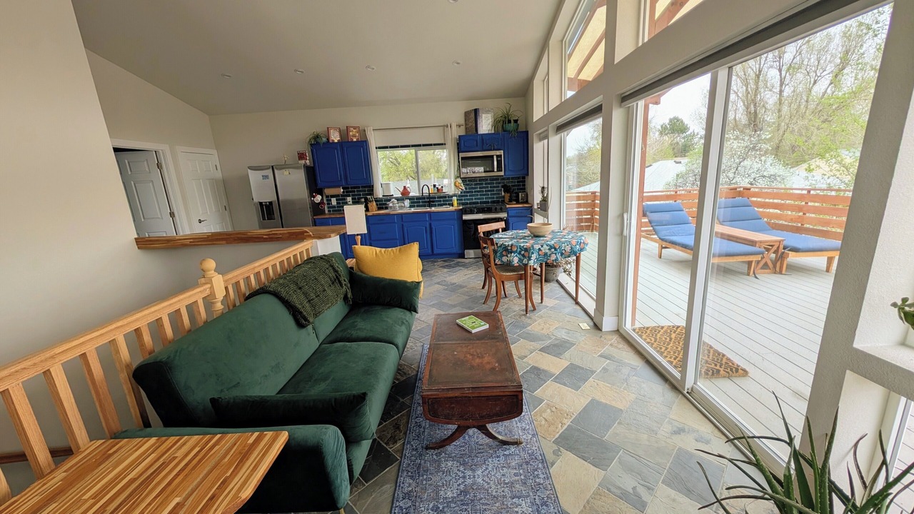 Photo of Livingroom in Aurora