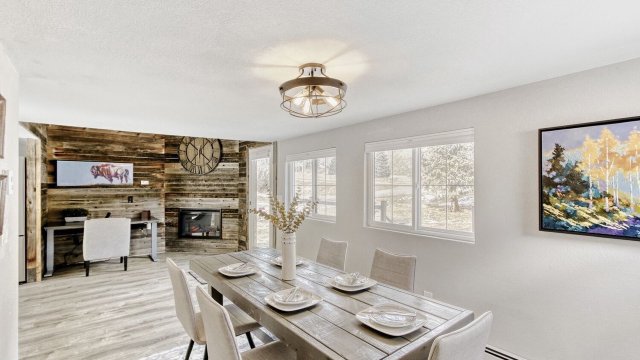 Photo of Livingroom in Black Hawk