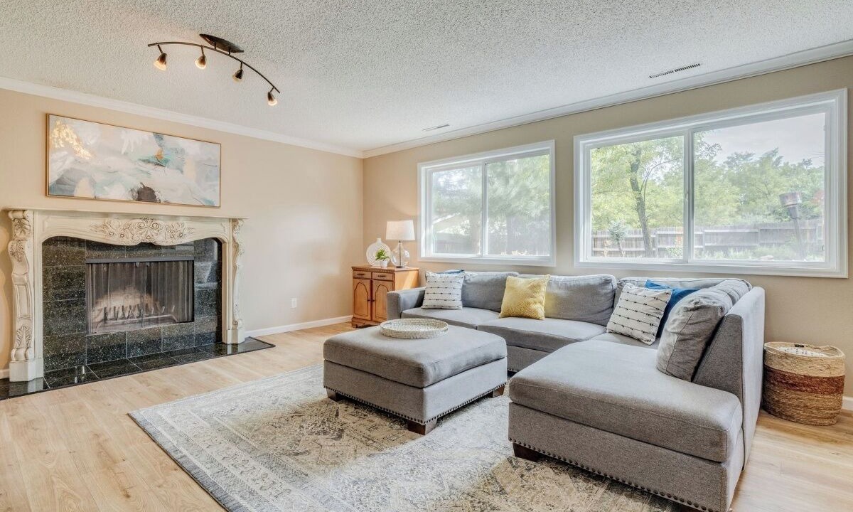 Photo of Livingroom in Southwest Colorado Springs
