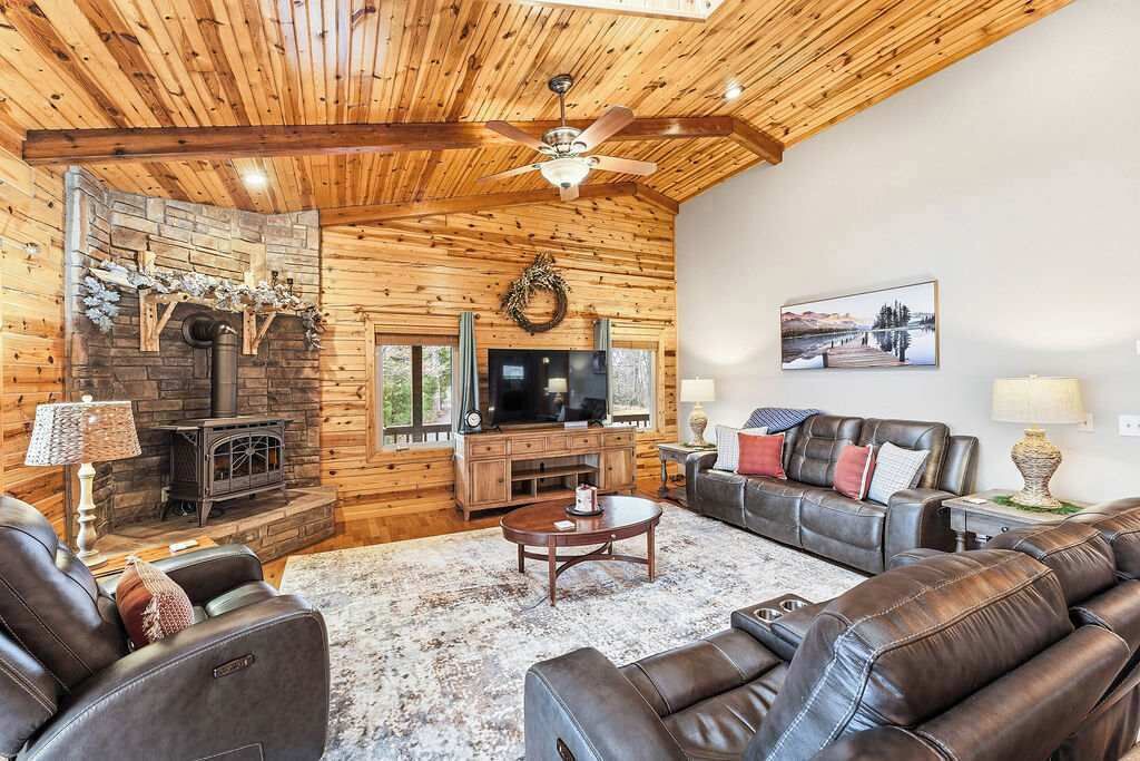 Photo of Livingroom in Sylvan Shores