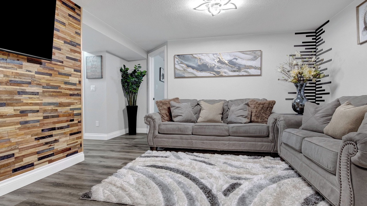 Photo of Livingroom in Aurora