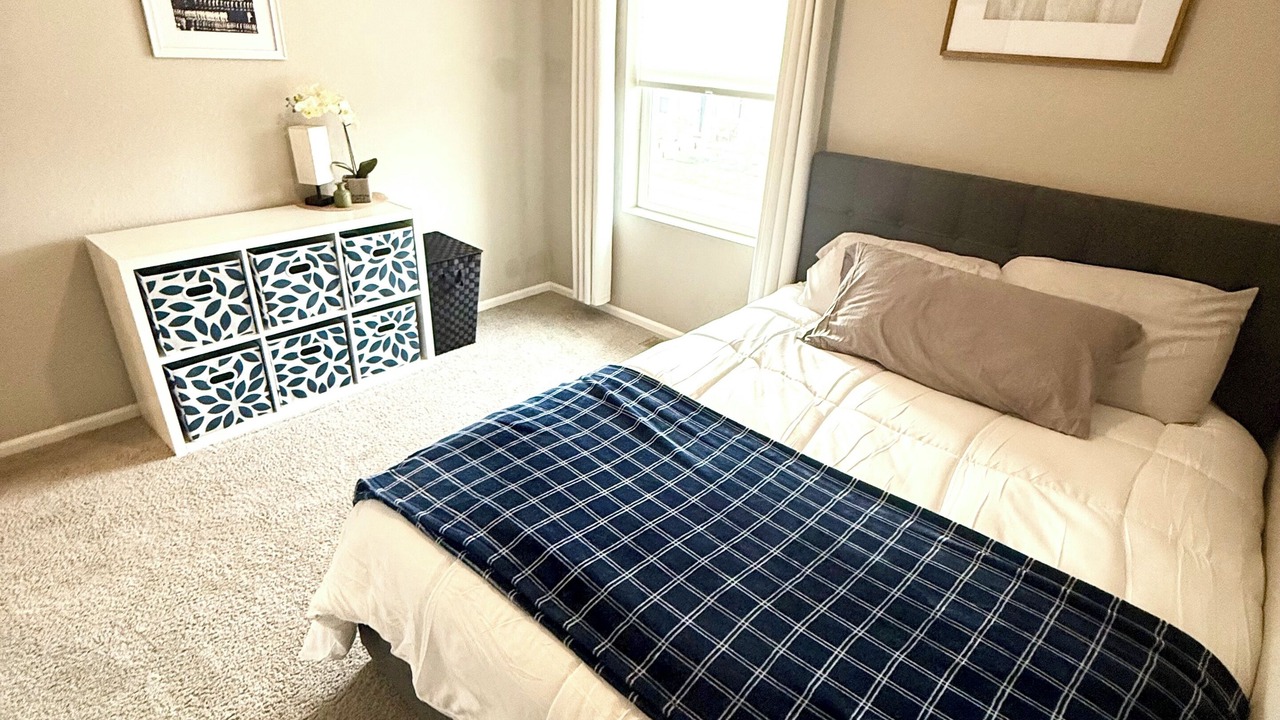 Photo of Bedroom in Aurora