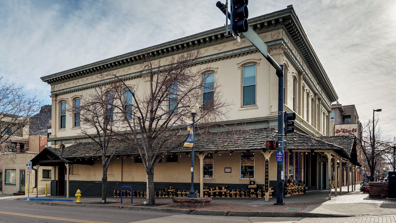 Photo of Outdoor in Golden