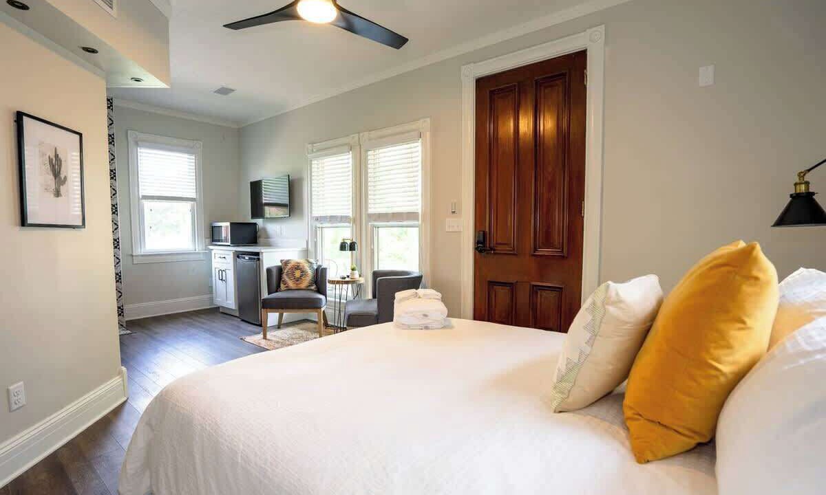 Photo of Bedroom in Five Points