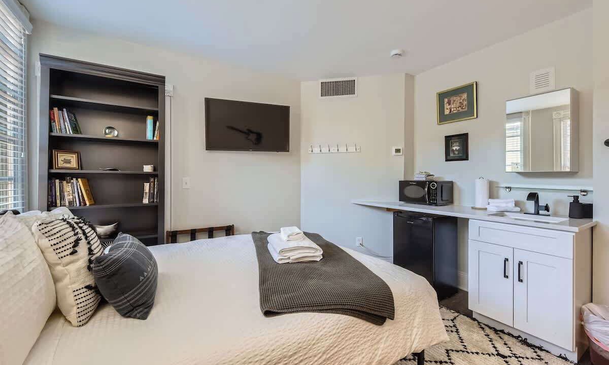 Photo of Bedroom in Five Points