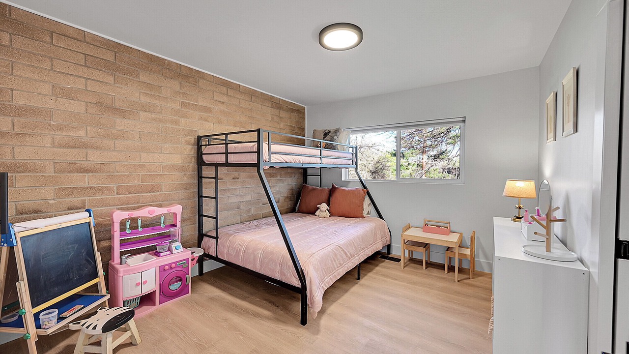 Photo of Bedroom in North Alameda