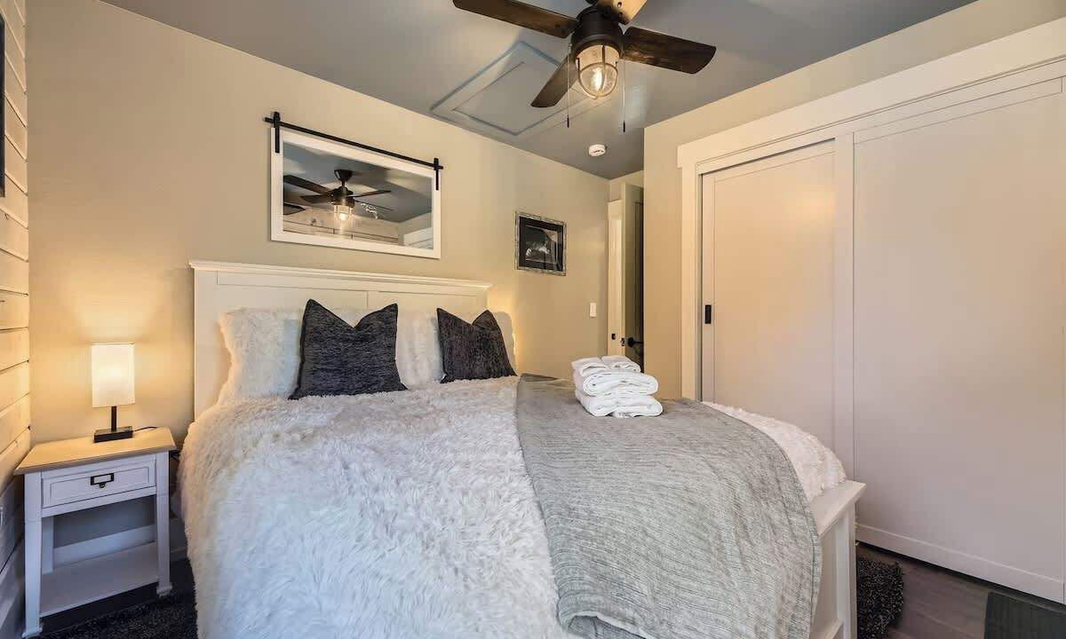 Photo of Bedroom in Indian Hills